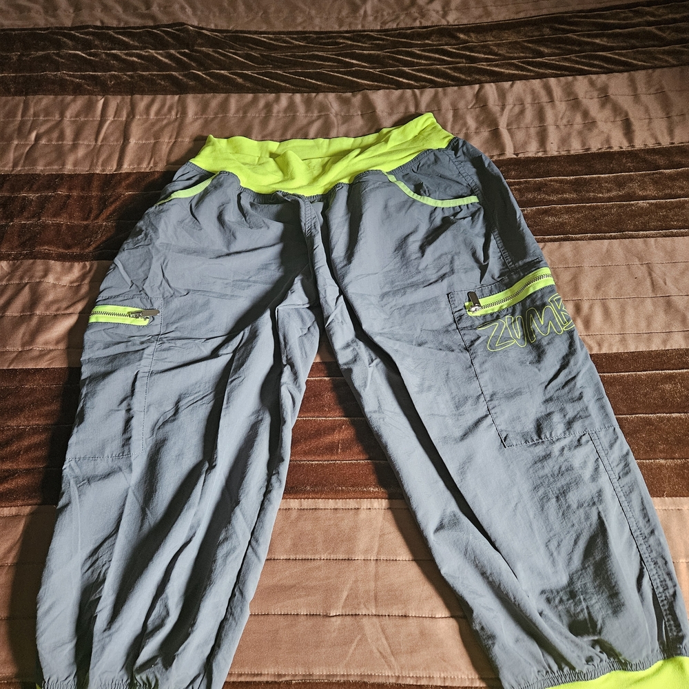 Zumba Fitness Gray and Neon Green Cropped Pants